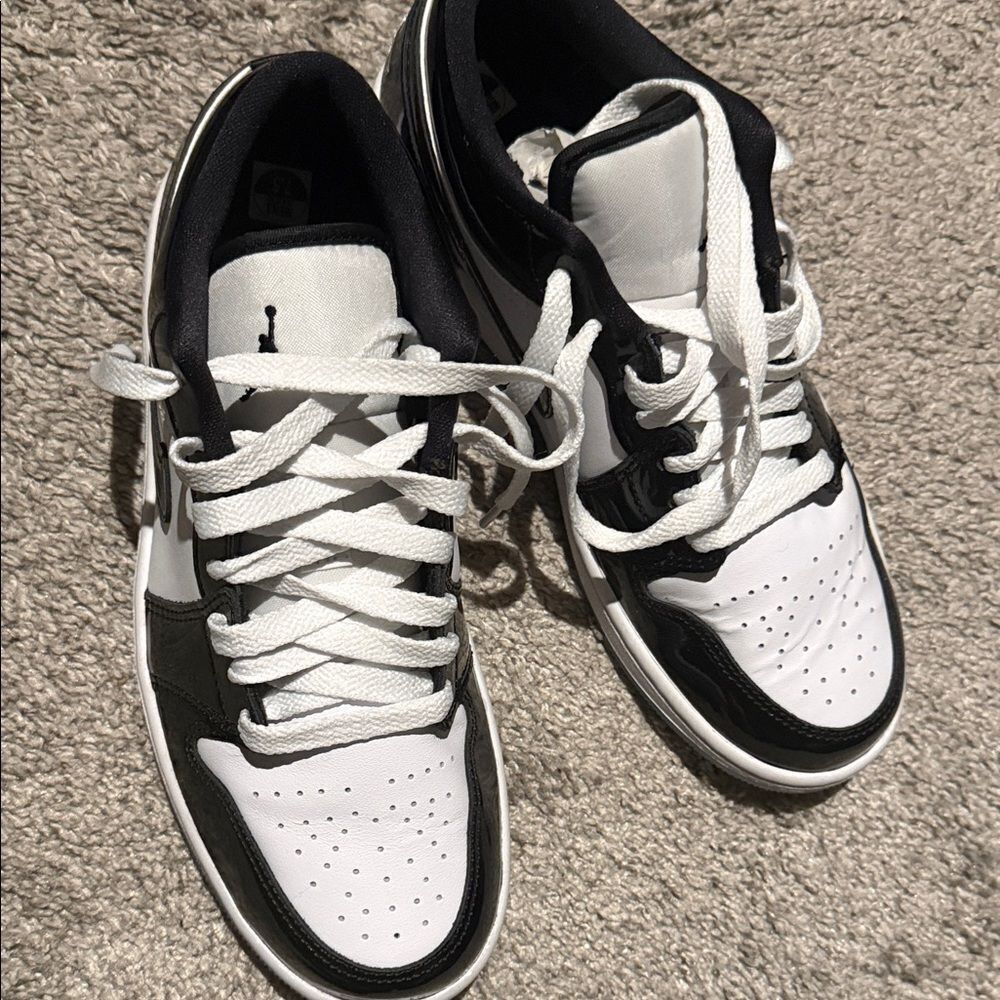AIR JORDAN 1 LOW SE - Picture 2 of 6